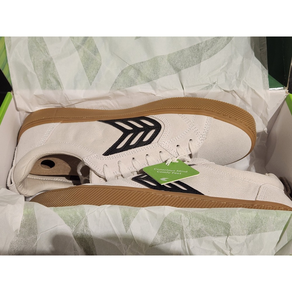 Cariuma Catiba Pro Skate Gum Vintage White Suede Canvas Sneakers Mens 10 NEW